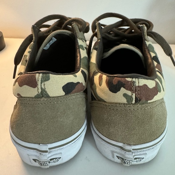 Camo old skool Vans. Size 9.5 men’s. - Picture 3 of 3